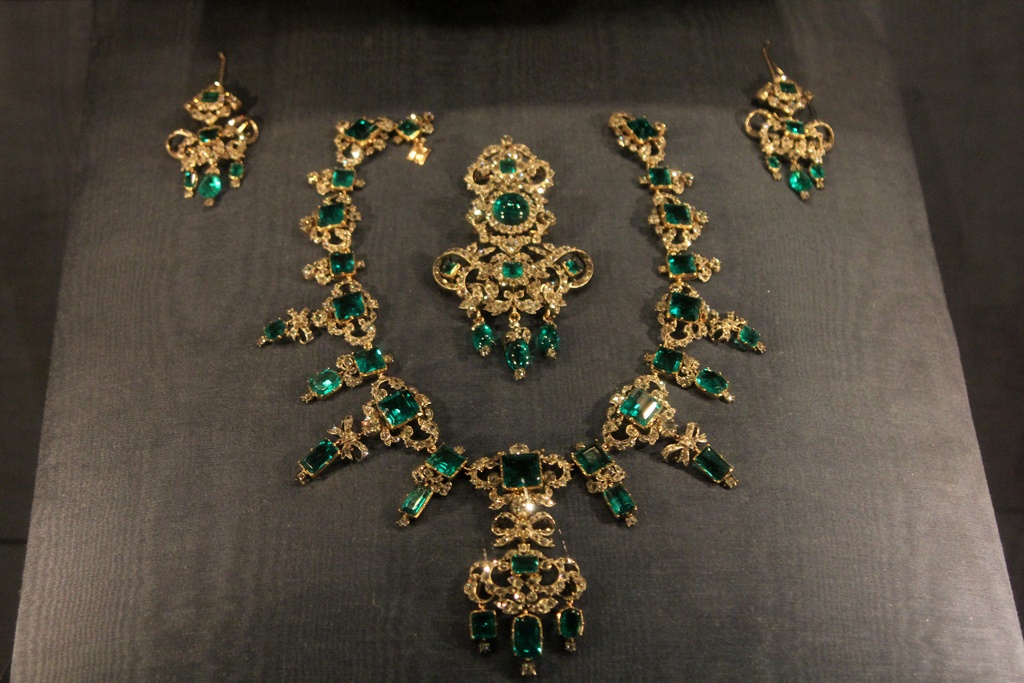 Emerald Set of Sophie Magdalene