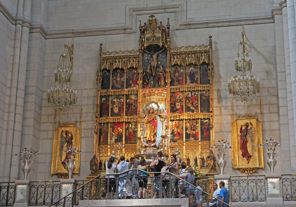 Altar of Santa Maria La Real de la Almudena