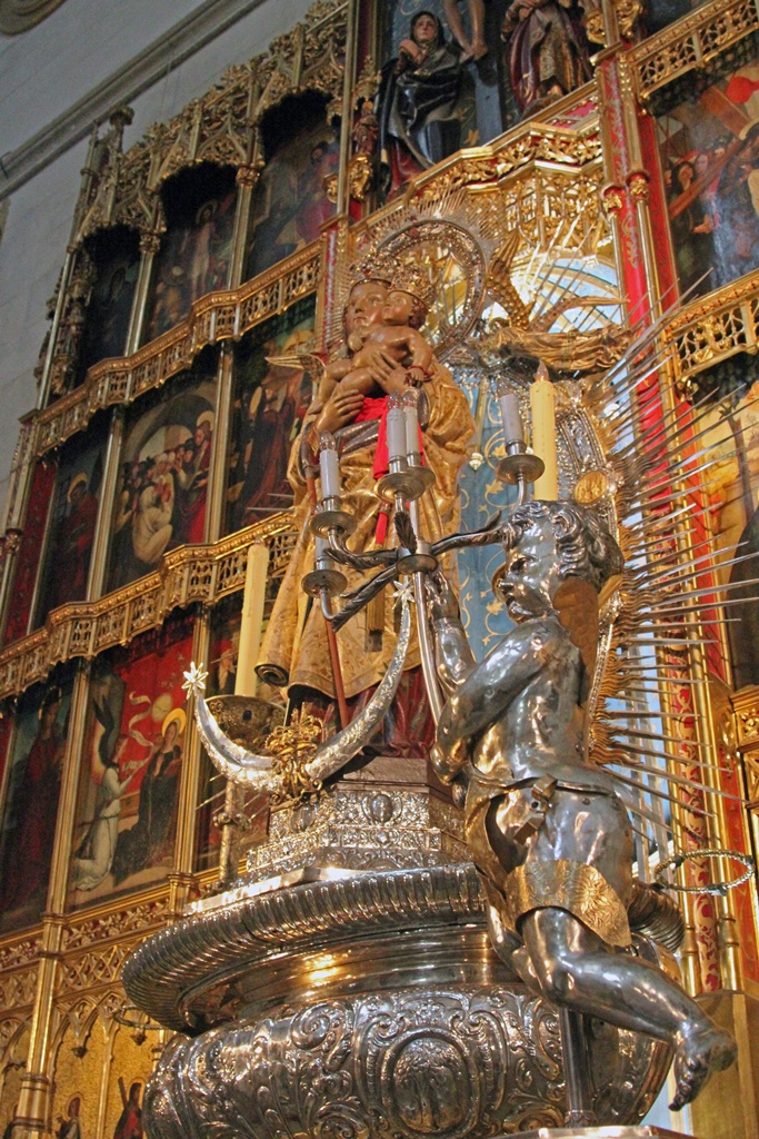 Altar of Santa Maria La Real de la Almudena