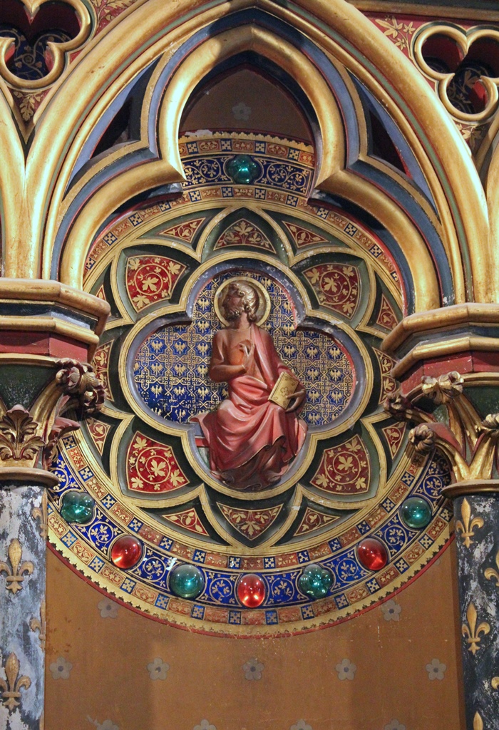 Apostle Decoration