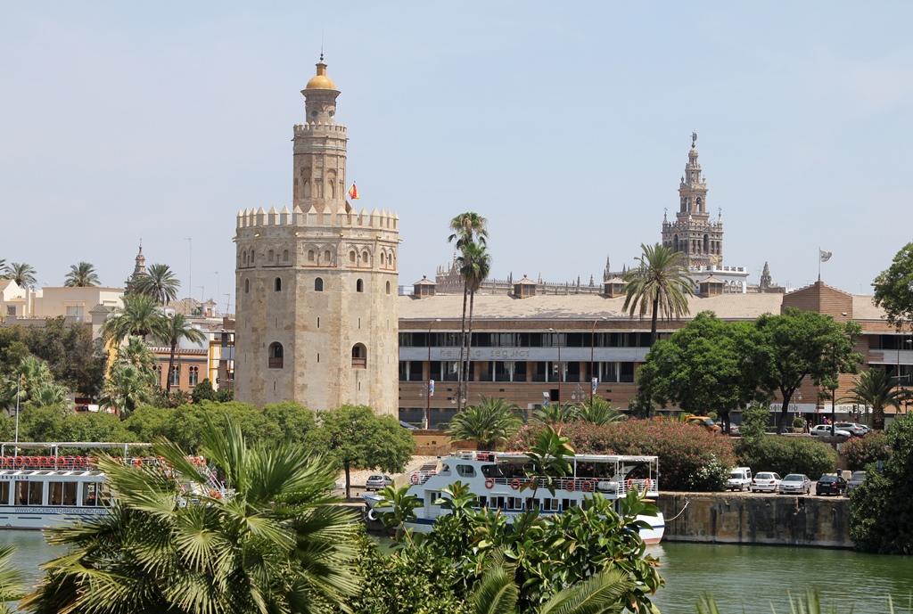 Gold Tower and Giralda from West Bank