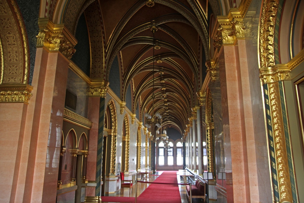 Side Corridor