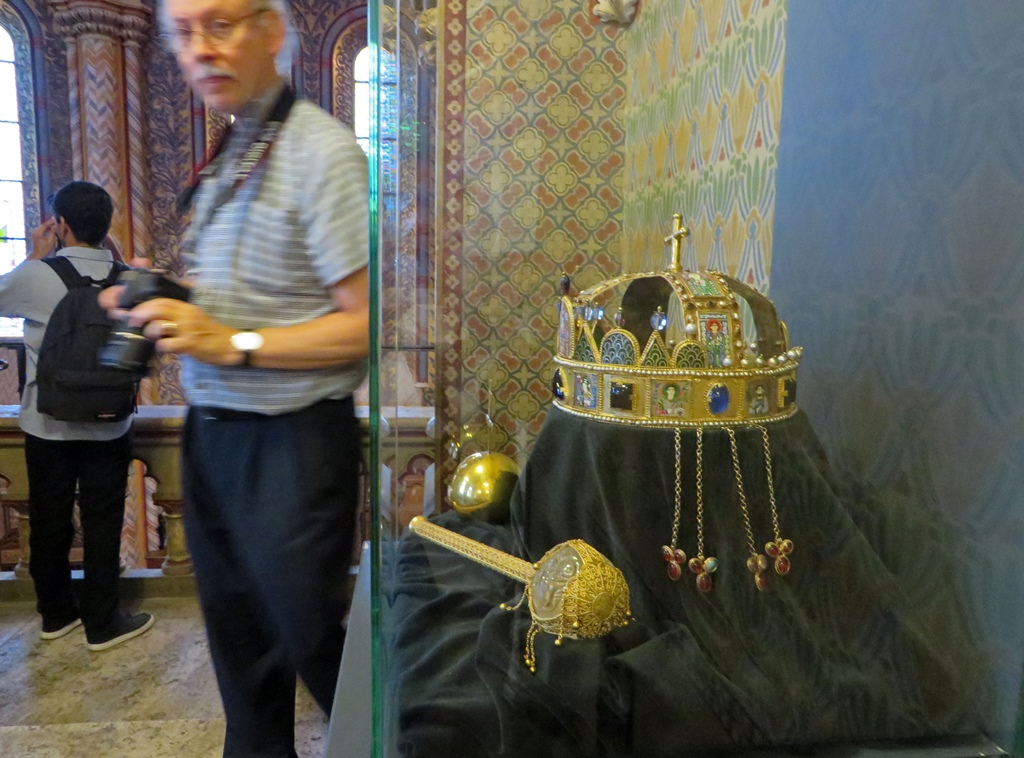 Bob with Replicas of Royal Hardware