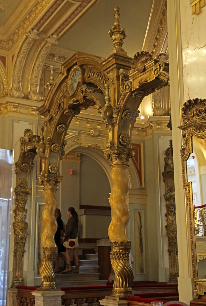 Entryway, New York Café