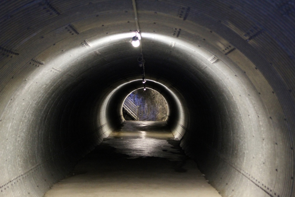 Tunnel on Staubbach Falls Trail