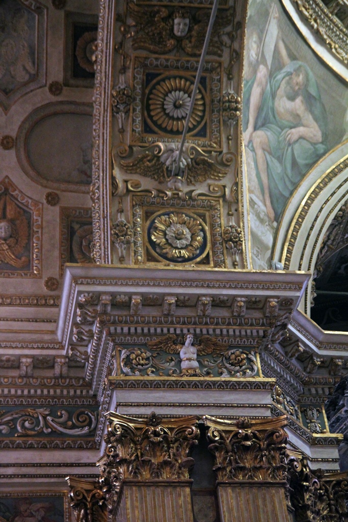 Arch and Capital