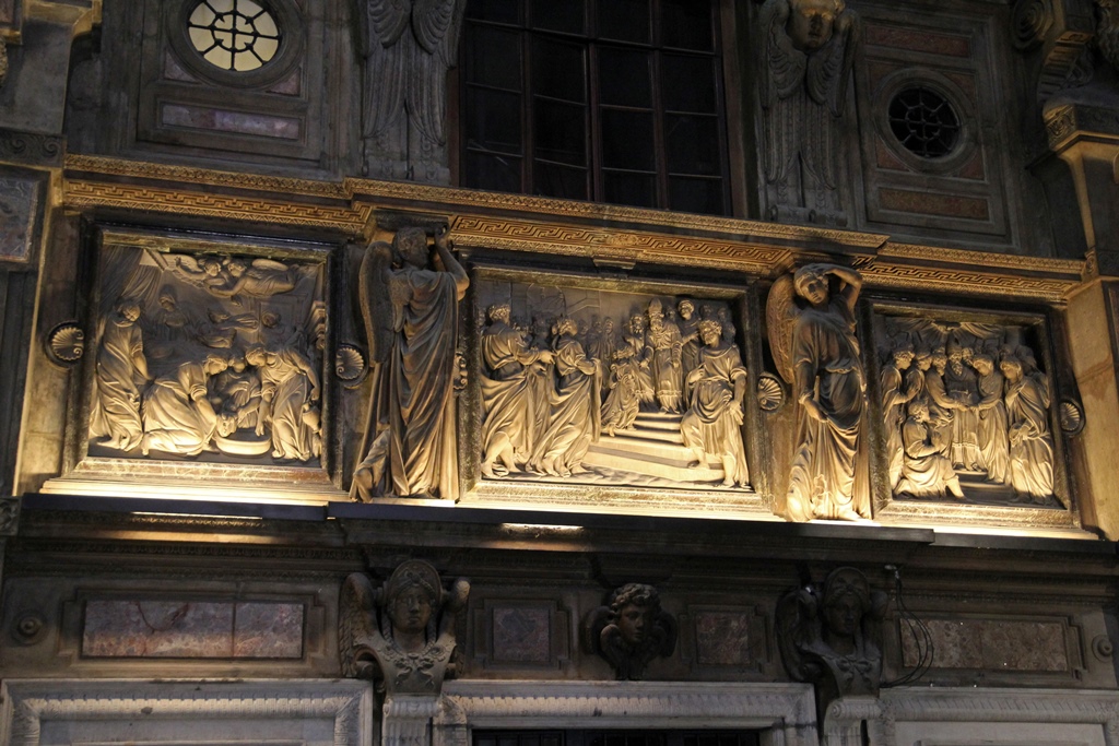 Reliefs in Retrochoir