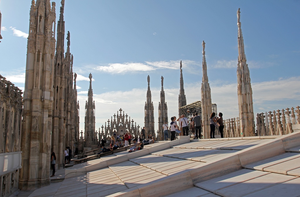 Main Terrace with Tourists