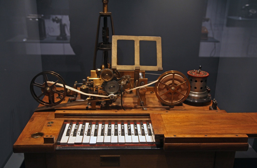Hughes' Printing Telegraph Model 4
