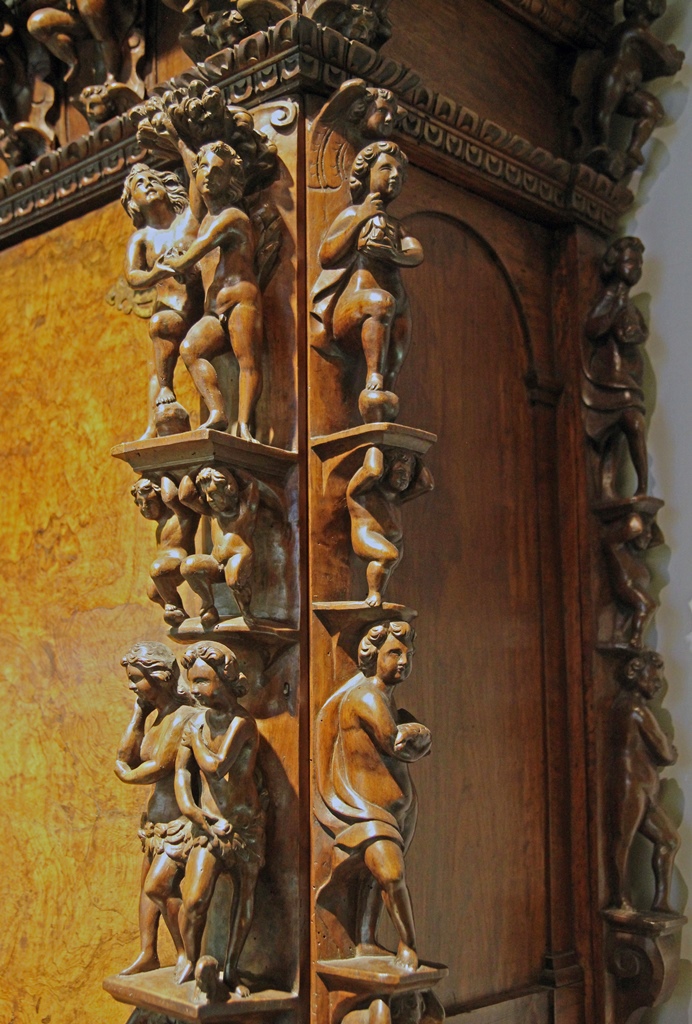 Cabinet Detail