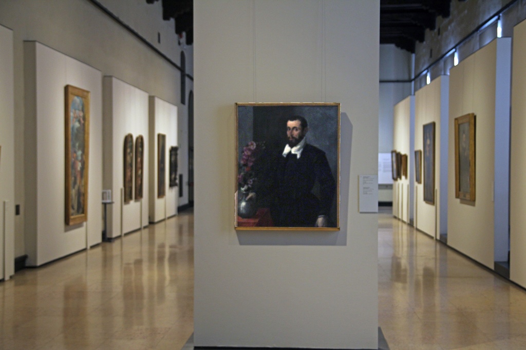 Entrance to Pinacoteca