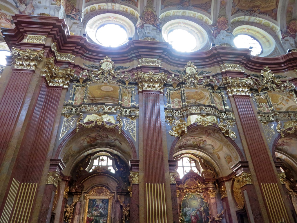 Side Chapels and Balconies