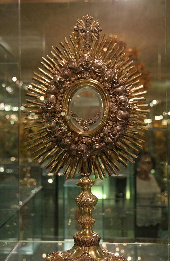Monstrance, Polish