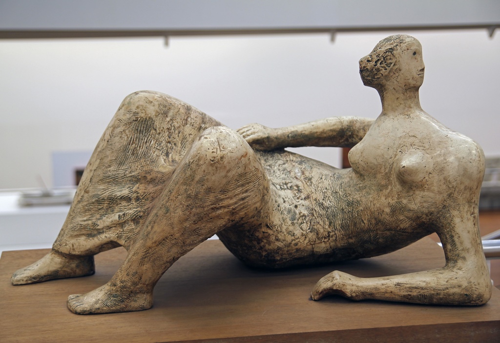 Reclining Figure: Angles