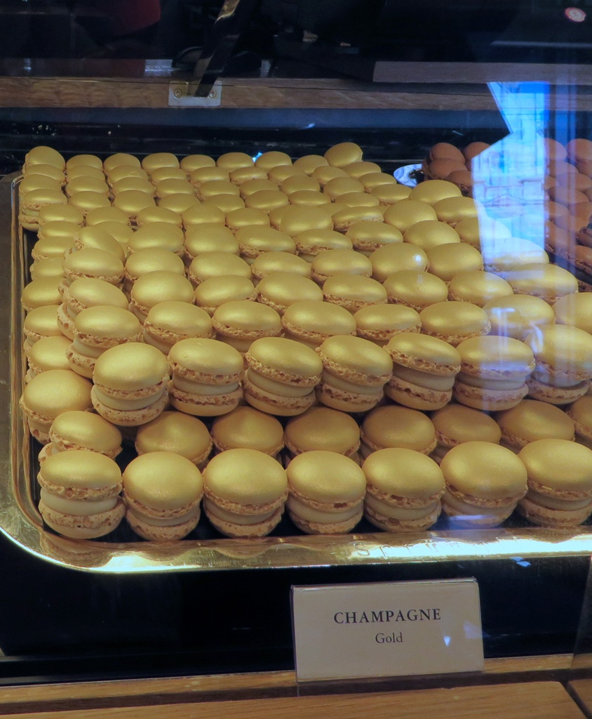 Champagne Macarons