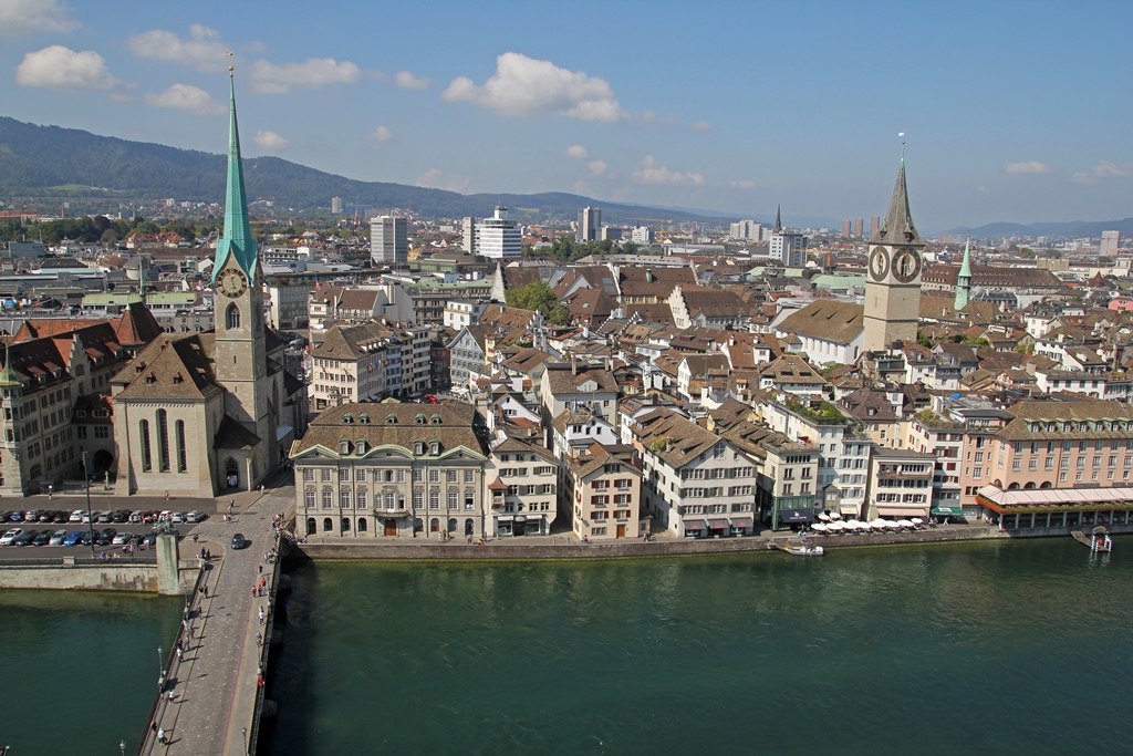 Fraumünster, Kirche St. Peter and Limmat River