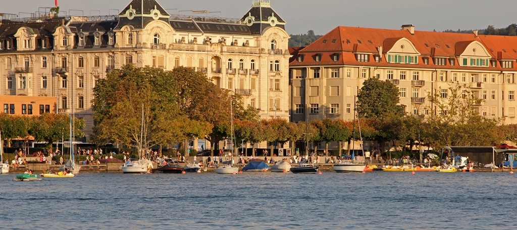 Buildings on Zürichsee