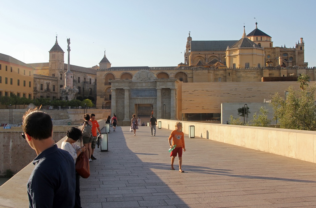 On Roman Bridge (with Mezquita)