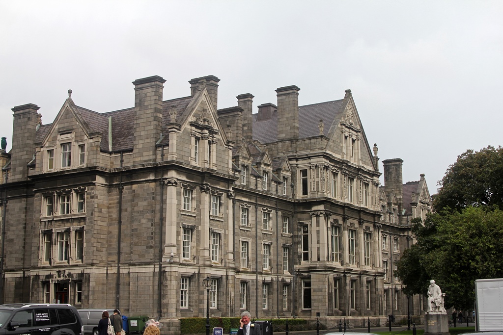 Graduates Memorial Building