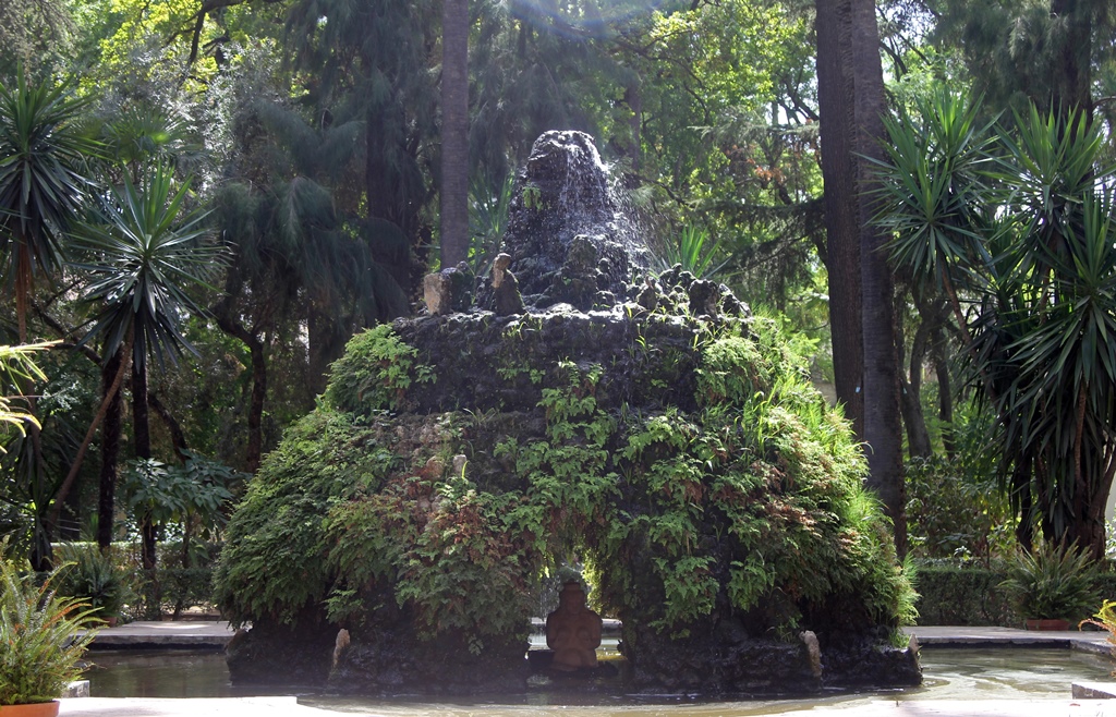 Monte Parnaso, The Cross Garden