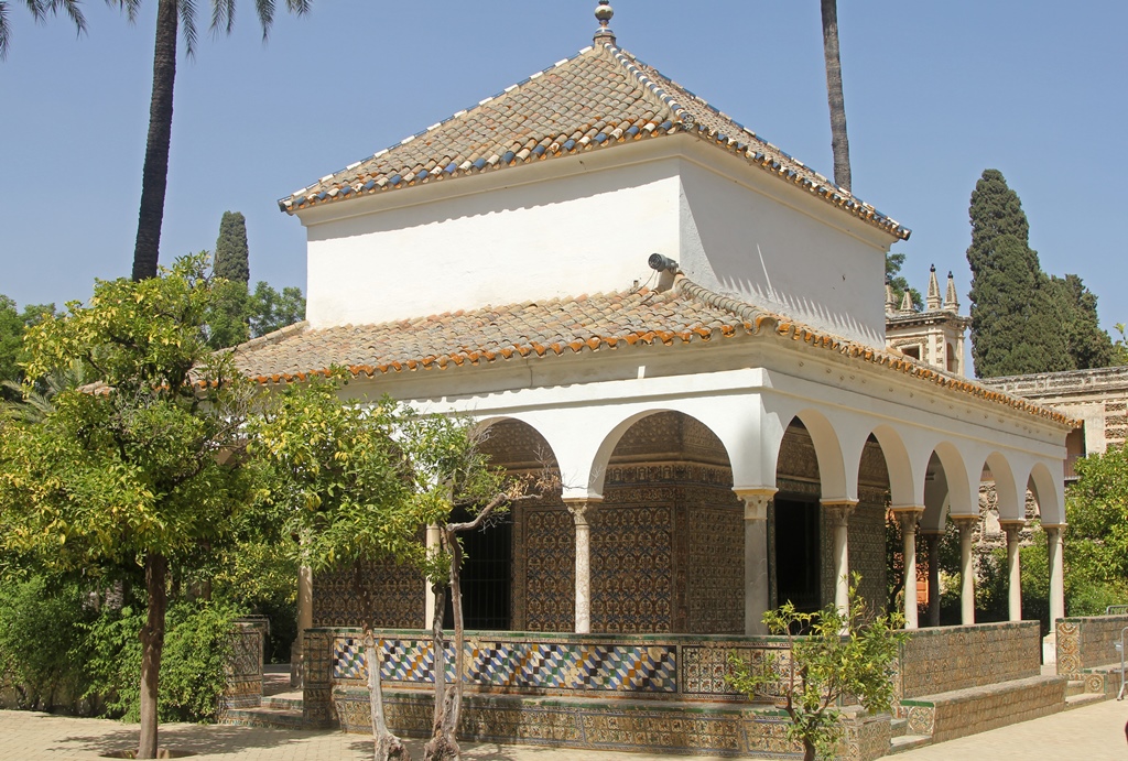 Charles V Pavilion, Alcove Garden