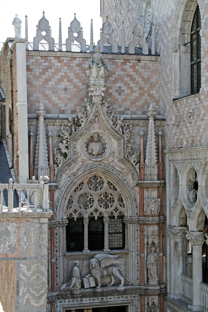 Porta della Carta, Doge's Palace
