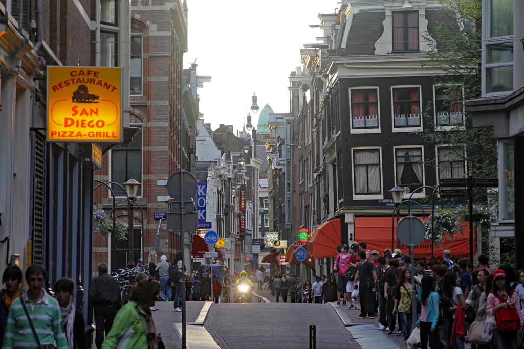 View from Nieuwe Hoogstraat to Oude Hoogstraat
