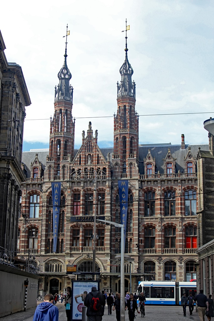 Magna Plaza