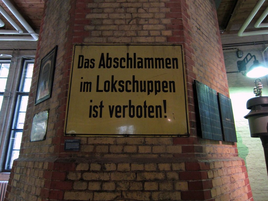 Das Abschlammen im Lokschuppen ist verboten!