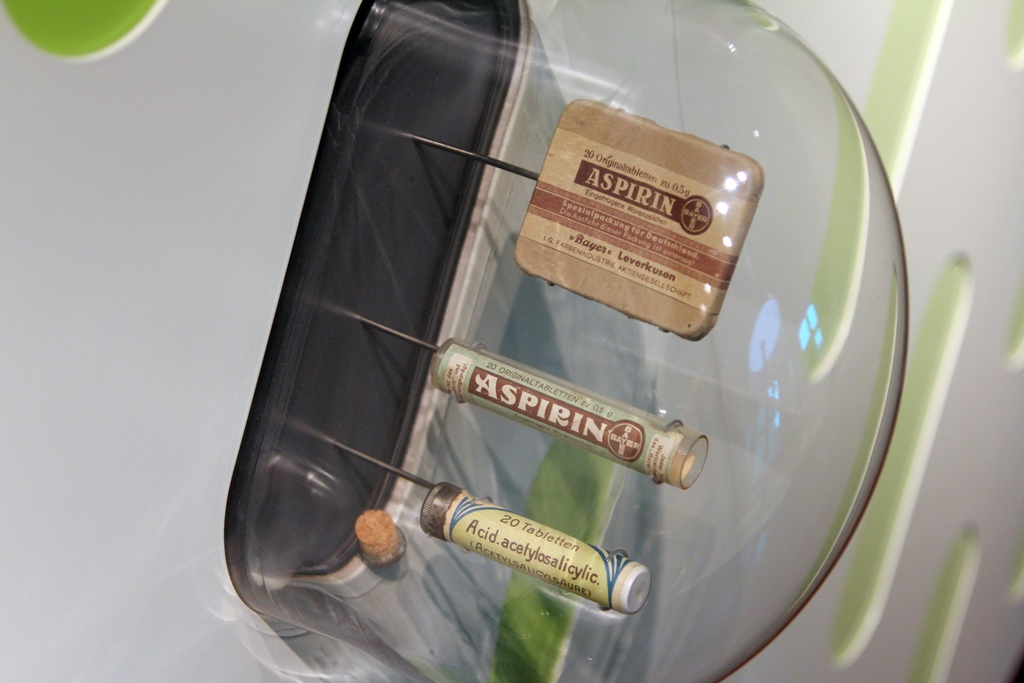 Early Aspirin Containers