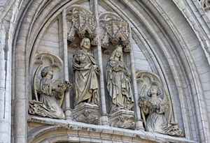Figures Above Right-Hand Portal