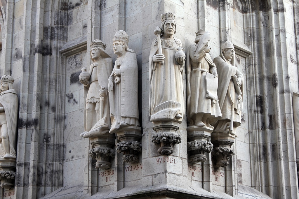 Figures on Town Hall