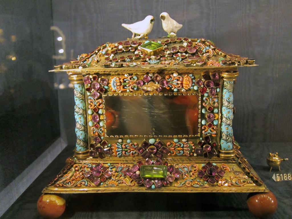 Jewelled Box with Birds