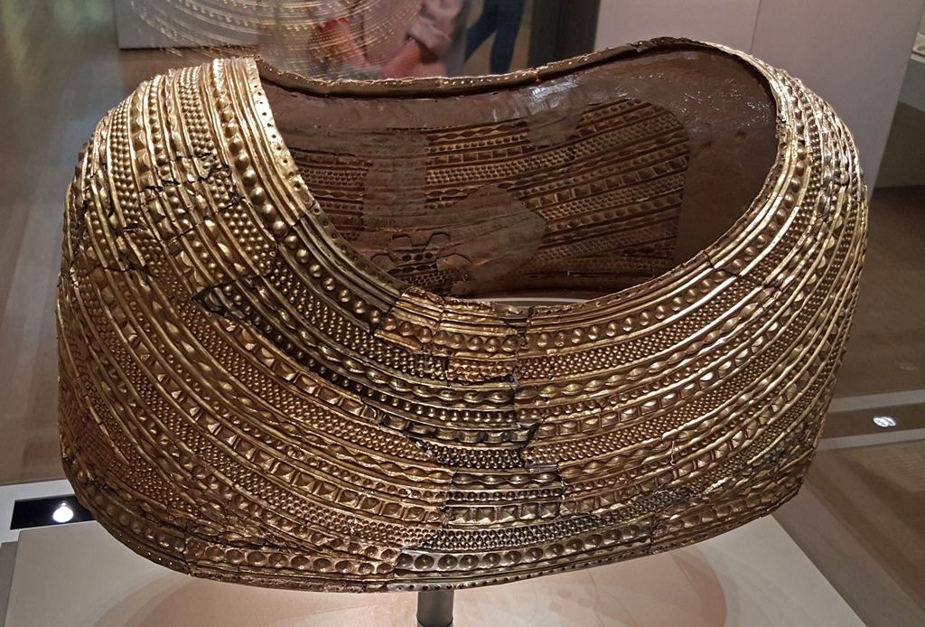 Gold Cape, Wales