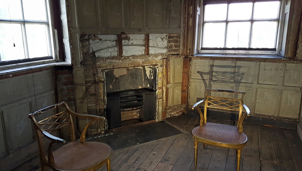 Servants' Room