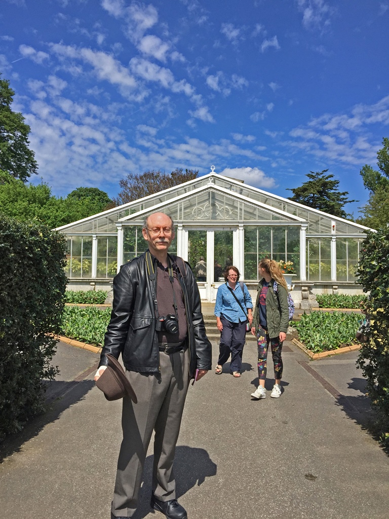 Bob and Waterlily House