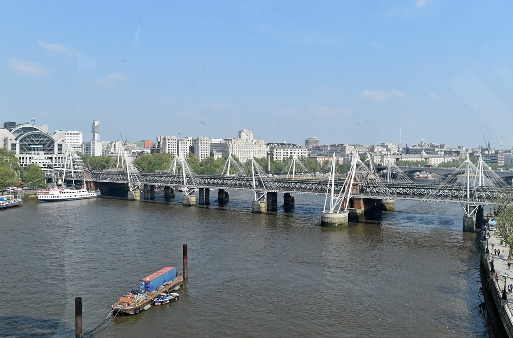 Hungerford and Golden Jubilee Bridges