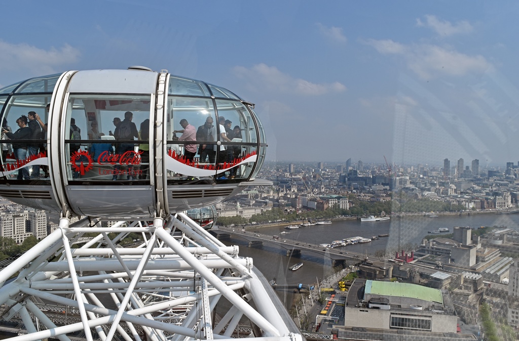Next Capsule and Waterloo Bridge