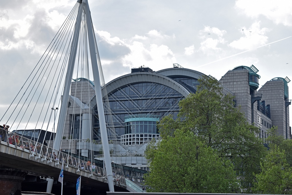 Charing Cross Station and Golden Jubilee Bridges