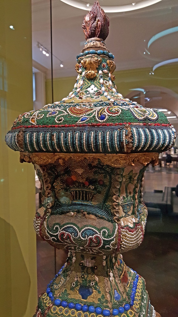 Beaded Urn, Germany