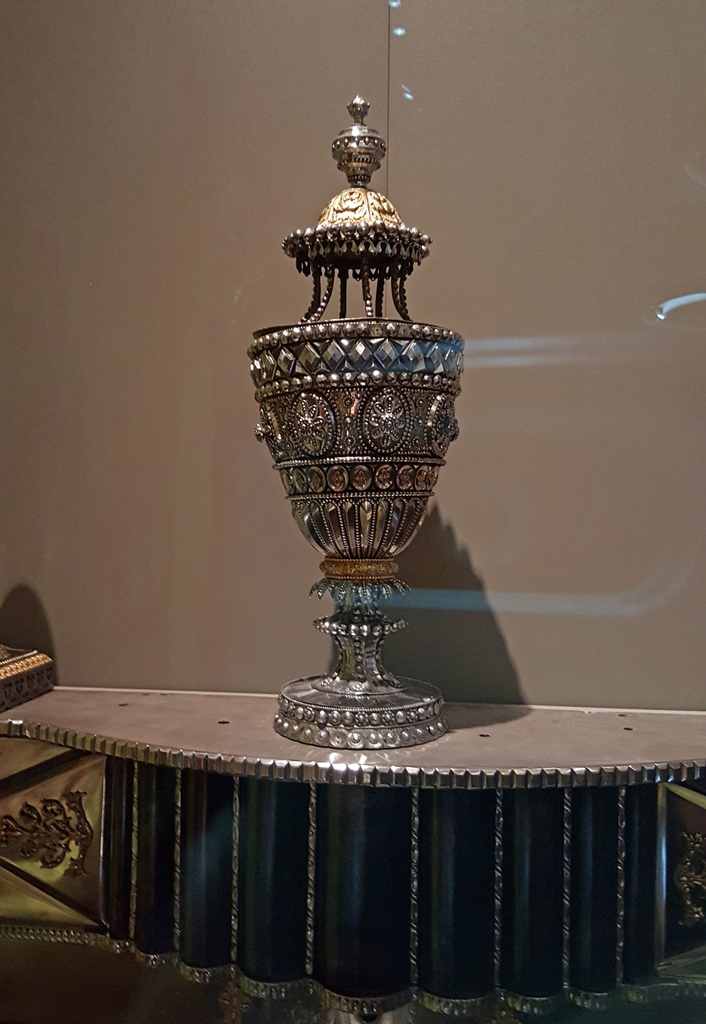 Steel Urn, Russia