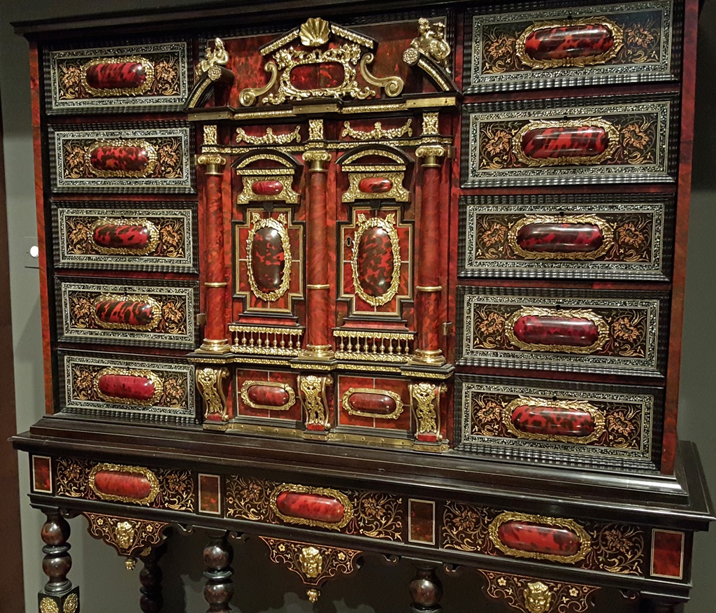 Cabinet, Antwerp
