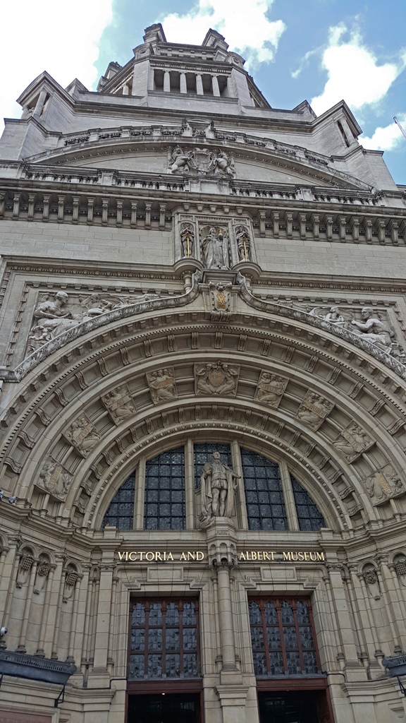 Cromwell Road Entrance to Museum