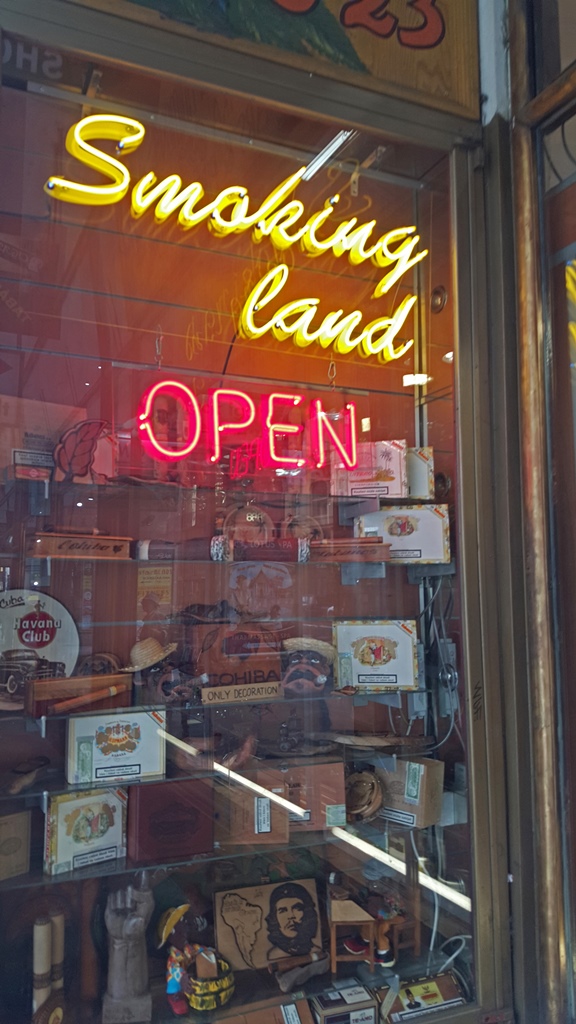 Smoking Land