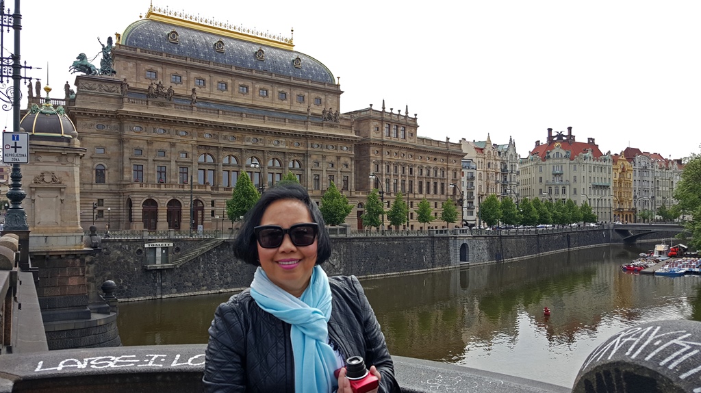 Nella and National Theater