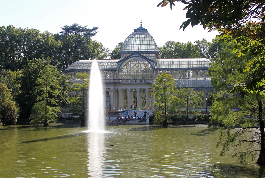 Fountain and Palace