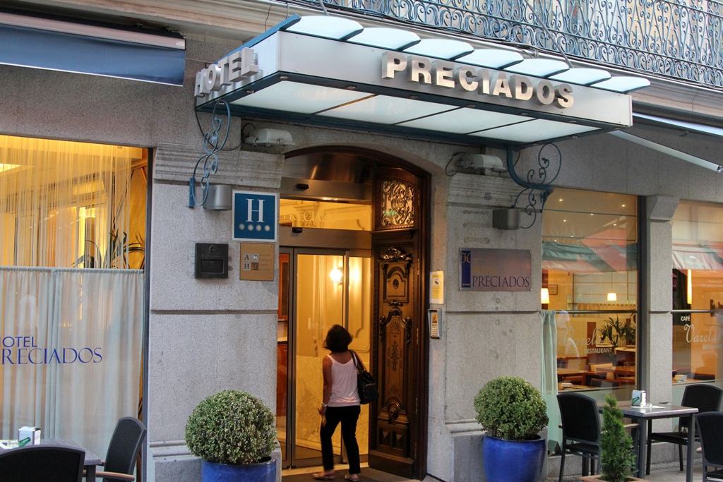 Entry to Hotel Preciados