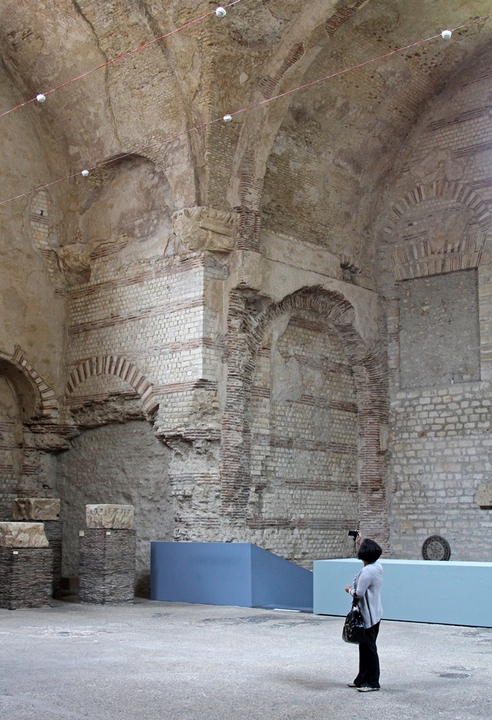 Nella in the Frigidarium