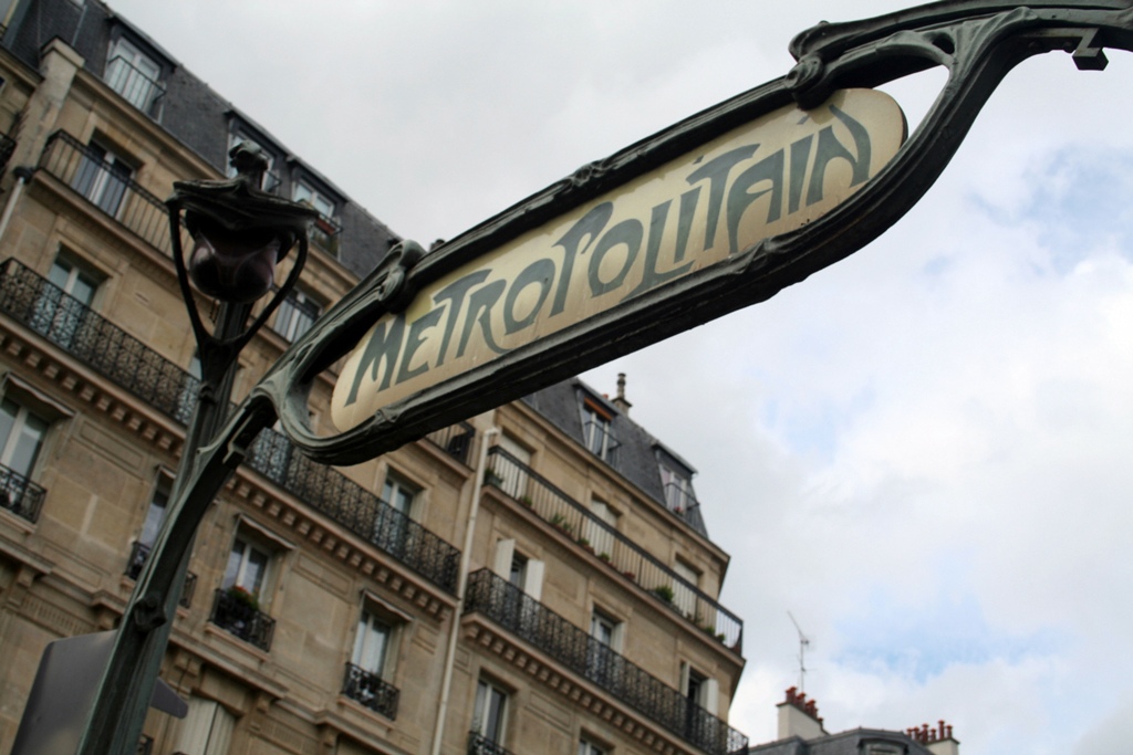 Metro Sign, Anvers Station