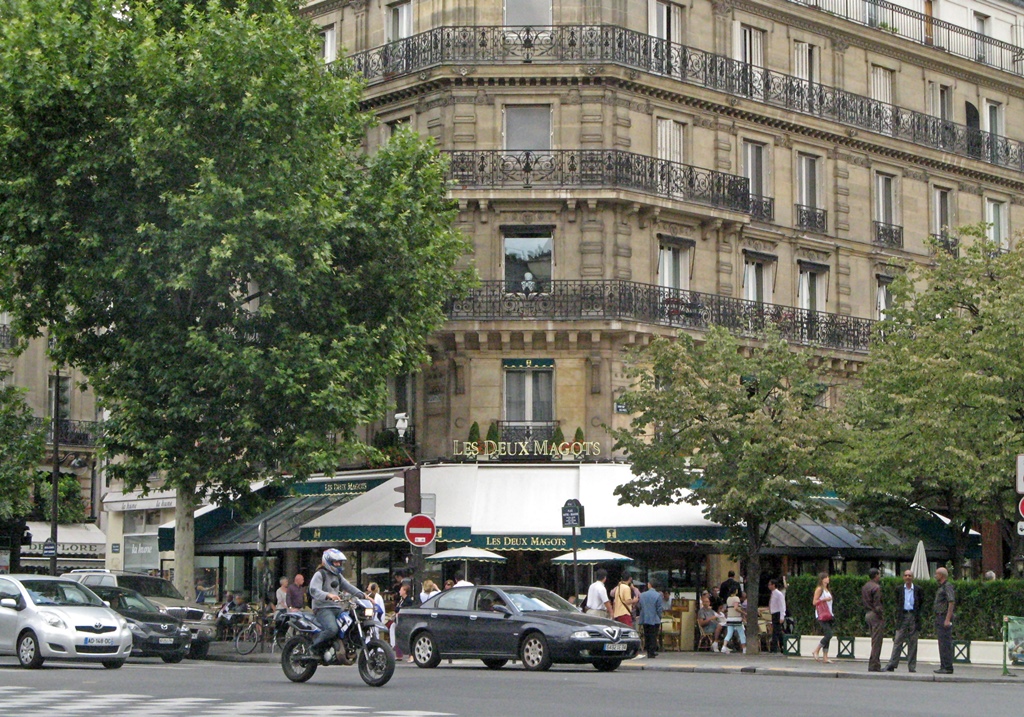 Les Deux Magots, Famous Among Intellectuals